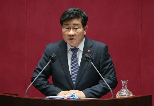 경기 안산갑 출마를 선언한 전해철 더불어민주당 전 의원은 27일 라디오 인터뷰에서 같은 지역의 재보궐 출마를 선언한 김남국 대변인과 출마를 희망하는 김용 전 민주연구원 부원장을 언급하며 