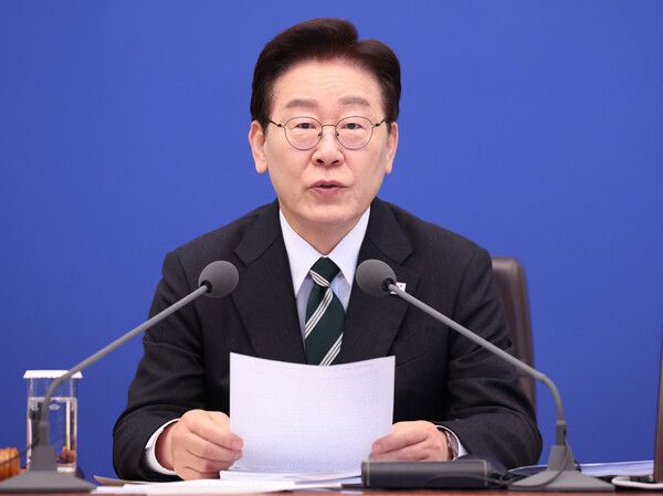 이재명&nbsp;대통령이 28일 청와대에서 열린 국무회의 겸 비상경제점검회의에서 발언하고 있다. [사진=연합뉴스]