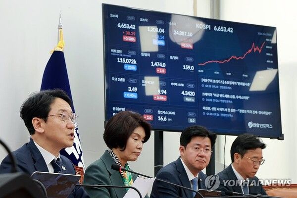 더불어민주당 천준호 원내대표 직무대행이 28일 국회에서 열린 원내대책회의에 참석해 발언하고 있다. 2026.4.28 [사진=연합뉴스]