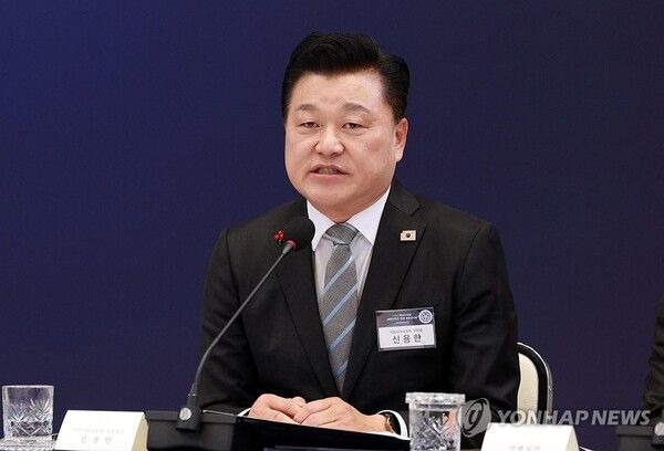 신용한 민주당 충북지사 후보 [사진=연합뉴스]