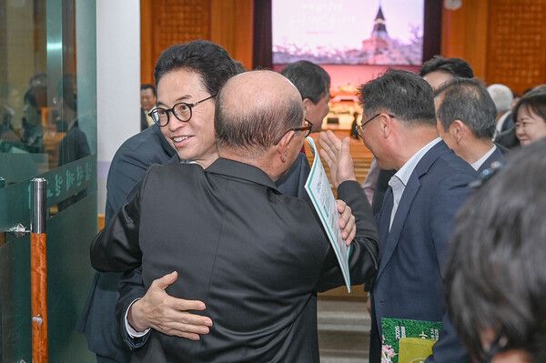 이철우 경북도지사 예비후보가 김천 제일교회를 방문해&nbsp;부활절 기념 예배를 드렸다. / 사진=이철우 경북도지사 예비후보 선거사무소