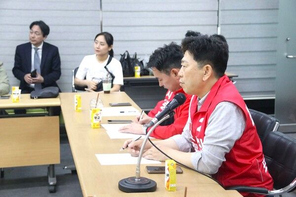 상인회 임원들과 간담회를 갖고 있는&nbsp;박용선 포항시장 후보 / 사진=박용선 포항시장 후보 캠프