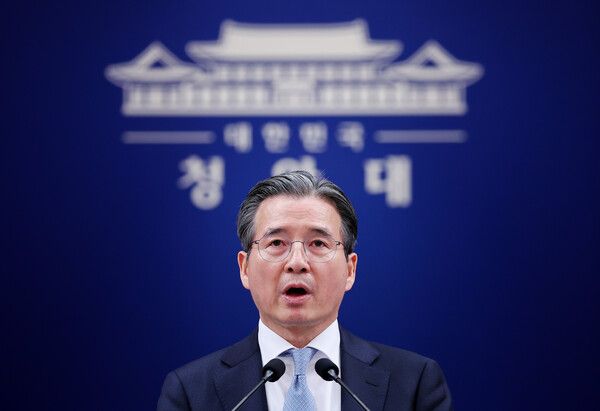김용범 청와대 정책실장은 11일 페이스북에 글을 올려 
