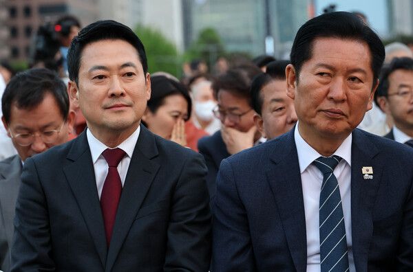 &nbsp;더불어민주당&nbsp;정청래&nbsp;대표(오른쪽)와 국민의힘&nbsp;장동혁&nbsp;대표. [사진=연합뉴스]