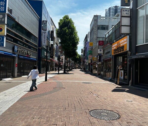 19일 오후 인적이 드문 대구 동성로.[사진=이창희 기자]