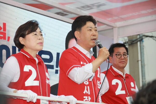연설을 하고 있는&nbsp;박용선 포항시장 후보 / 사진=박용선 포항시장 후보 캠프