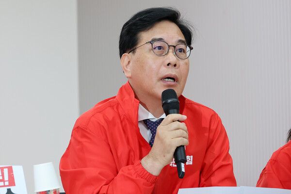 국민의힘&nbsp;송언석&nbsp;공동선거대책위원장이 22일 서울 여의도 중앙당사에서 열린 중앙선거대책위원회의에서 발언하고 있다. [사진=연합뉴스]