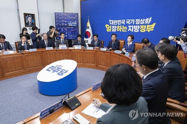 더불어민주당 정청래 대표가 6일 국회에서 열린 최고위원회의에서 발언하고 있다. 2026.5.6 [사진=연합뉴스]
