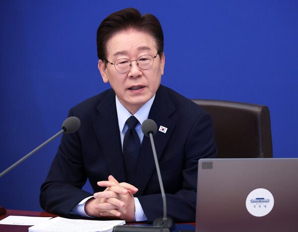 이재명&nbsp;대통령이 6일 청와대에서 열린 국무회의 겸 비상경제점검회의에서 발언하고 있다. [사진=연합뉴스]