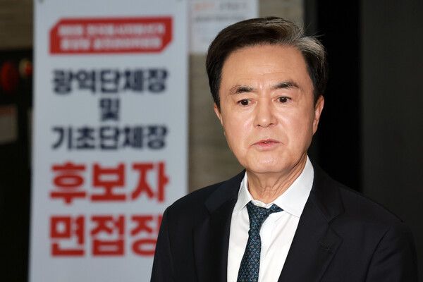 김태흠 국민의힘 충남지사 후보는 6일 라디오 인터뷰에서 윤석열 전 대통령의 비서실장이었던 정진석 전 실장의 충남 공주·부여·청양 국회의원 보궐선거 출마에 대해 