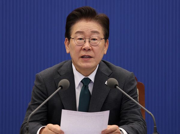 &nbsp;이재명&nbsp;대통령이 7일 청와대 여민관에서 열린 수석보좌관회의에서 발언하고 있다. [사진=연합뉴스]