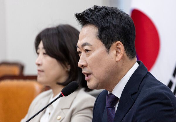 국민의힘&nbsp;장동혁&nbsp;대표가 5일 국회에서 열린 기자간담회에서 발언하고 있다. [사진=연합뉴스]