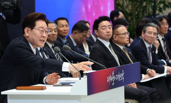 이재명 대통령이 8일 청와대 영빈관에서 열린 취임 1주년&nbsp;기자회견에서 발언하고 있다. [사진=연합뉴스]