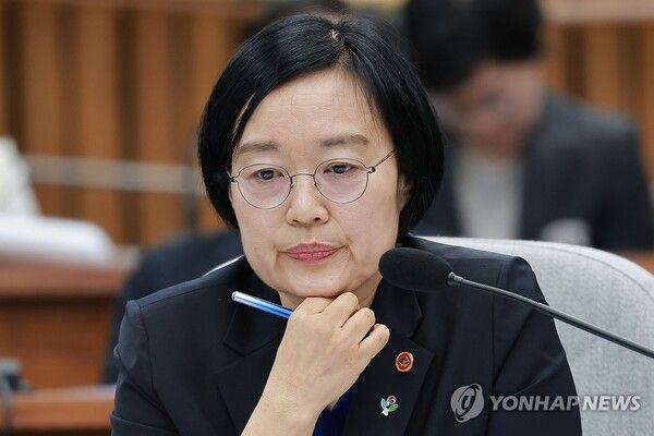 한성숙 국무총리 후보자가 26일 국회에서 열린 인사청문회에서 국민의힘 김희정 의원 질의를 듣고 있다.[사진=연합뉴스]