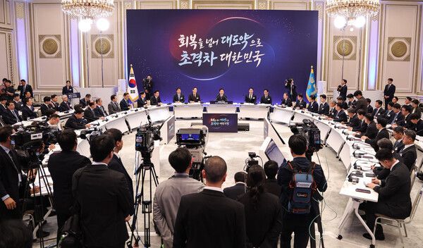 이재명&nbsp;대통령이 29일 청와대에서 열린 3대 메가프로젝트 국민보고회에서 발언하고 있다. [사진=연합뉴스]