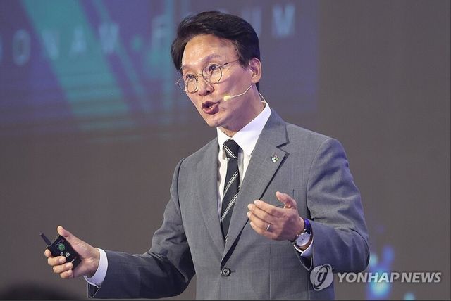 &nbsp;6일 오후 광주 서구 치평동 김대중컨벤션센터에서 열린 KBC 광주방송 주관 2026 뉴호남포럼에서 김민석 국무총리가 '대전환시대, 통합의 의미와 국가전략'을 주제로 기조연설을 하고 있다. 2026.6.6 [사진=연합뉴스]