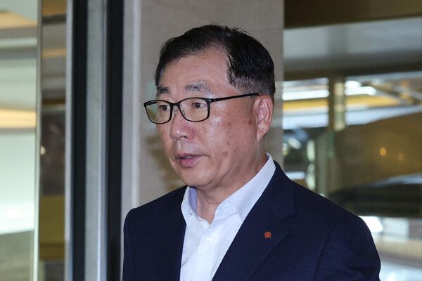 박현철&nbsp;롯데건설&nbsp;대표이사 부회장이 19일 오후 서울 송파구 롯데호텔월드에서 열린 롯데그룹 하반기 VCM(Value Creation Meeting·옛 사장단 회의)에 참석하고 있다 (사진=연합뉴스)