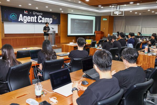 KT는 지난 13일부터 15일까지 경기 성남시 분당 사옥에서 임직원을 대상으로 '에이전트 캠프(Agent Camp)'를 개최했다. [사진=KT]
