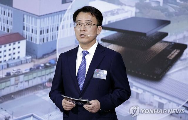 이청 삼성디스플레이 대표가 2일 충남 아산시에서 이재명 대통령 주재로 열린 충청권 첨단산업 발전비전 국민보고회에서 투자계획을 발표하고 있다. 2026.7.2 [사진=청와대통신사진기자단=연합뉴스]