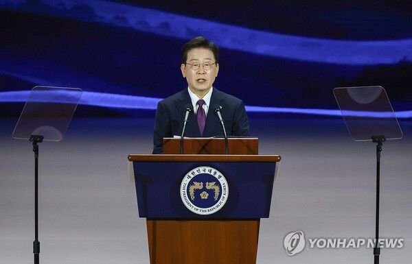 이재명 대통령이 19일 부산에서 열린 제48차 유네스코 세계유산위원회 개회식에서 축사를 하고 있다.[사진=연합뉴스]