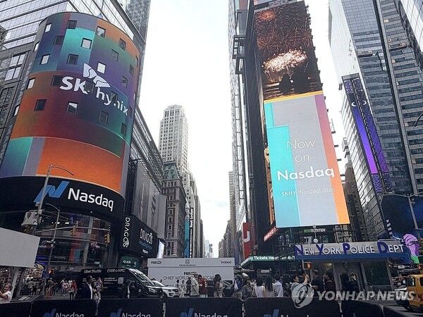 미국 뉴욕 타임스퀘어 전광판의 SK하이닉스 영상. [사진=연합뉴스]