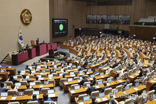 30일 국회에서 열린 7월 임시국회 제3차 본회의에서 '제9회 전국동시지방선거 투표용지 부족 사태 등 국민참정권 침해 의혹 진상규명을 위한 특별검사의 임명 등에 관한 법률안'(선관위 특검법)이 통과됐다. [사진=연합뉴스]