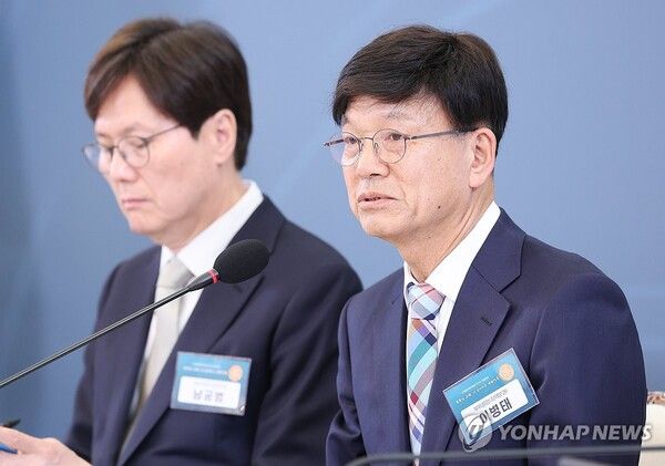 이병태 규제합리화위원회 부위원장이 15일 청와대에서 이재명 대통령 주재로 열린 규제합리화위원회 제1차 전체회의에서 발언하고 있다. [사진=연합뉴스]