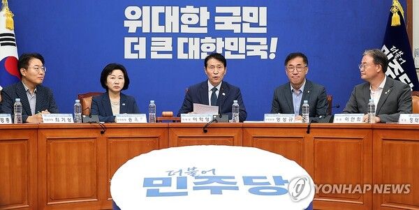 더불어민주당 이학영 전준위 위원장이 7일 국회에서 열린 전국당원대회 준비위원회 3차 회의에서 발언하고 있다.[사진=연합뉴스]