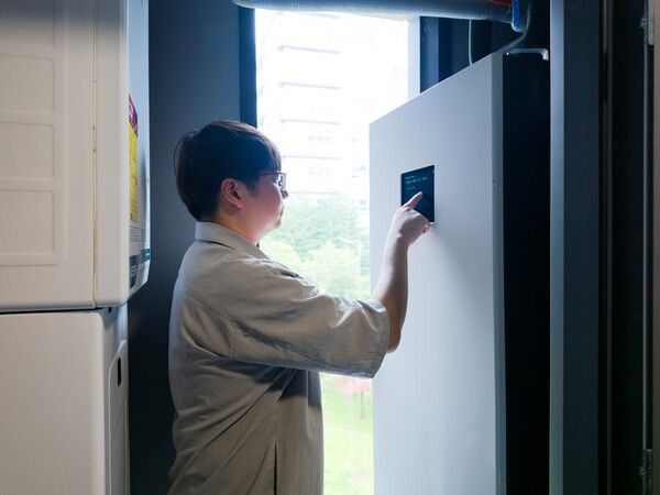 삼성전자와 LG전자는 냉난방공조(HVAC)와 기업 간 거래(B2B) 사업으로 영역을 넓히고 있다. [사진=연합뉴스]