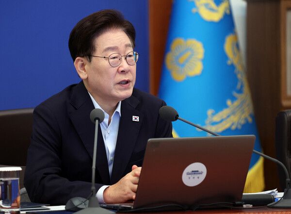 이재명&nbsp;대통령이 25일 청와대에서 국무회의 발언을 하고 있다. [사진=연합뉴스]