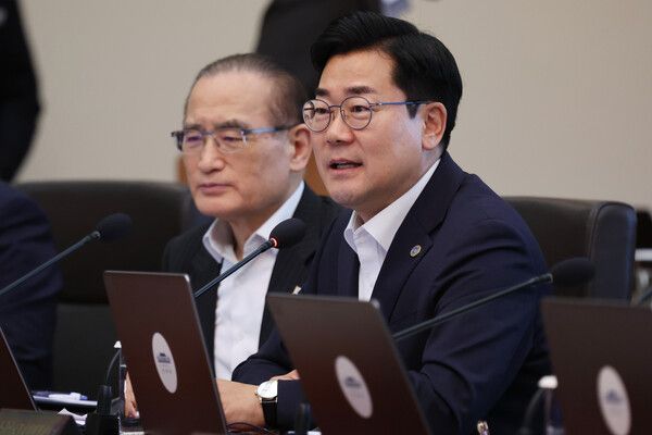 박찬대 시도지사협의회장이 25일 청와대에서 열린&nbsp;이재명&nbsp;대통령 주재 국무회의에서 발언하고 있다. [사진=연합뉴스]