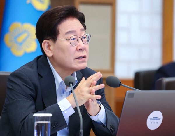 이재명&nbsp;대통령이 4일 청와대에서 열린 국무회의에서 발언하고 있다. [사진=연합뉴스]