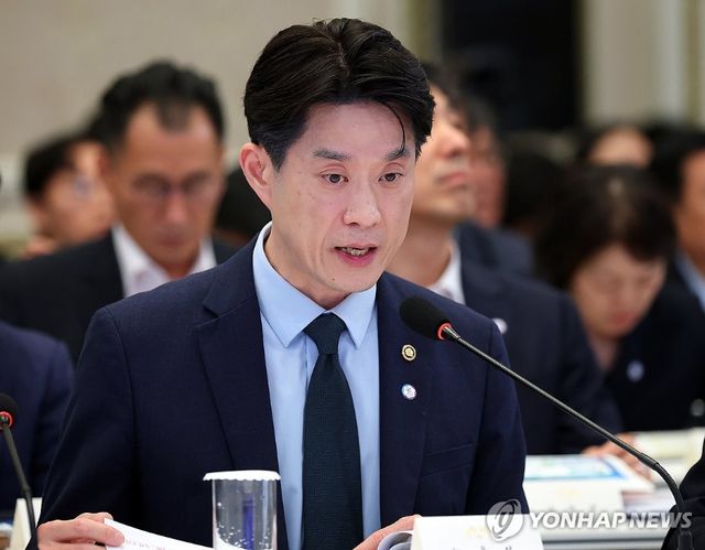 노용석 중소벤처기업부 1차관이 4일 청와대 영빈관에서 열린 이재명 대통령 주재 부처 업무보고에서 보고하고 있다. 2026.8.4. [사진=연합뉴스]