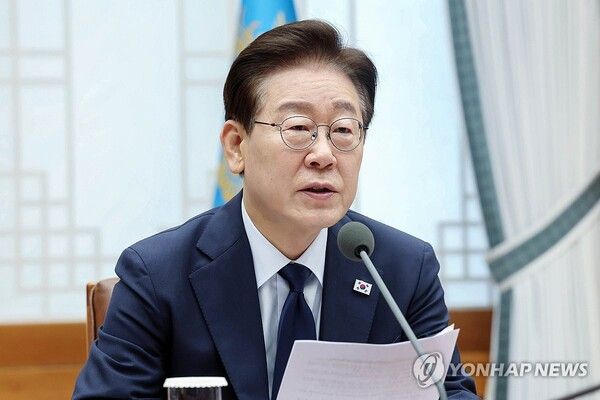 이재명&nbsp;대통령이 지난달 6일 청와대에서 열린&nbsp;메가프로젝트 민관합동 점검회의에서 발언하고 있다. [사진=연합뉴스]