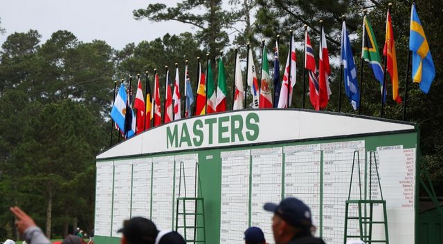 만국기가 휘날리는 리드 보드. 사진=PGA투어