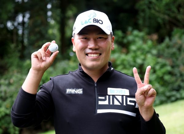 홀인원한 이대한. 사진=KPGA 민수용 포토