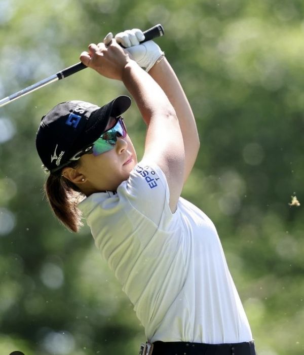 안니카 첫날 홀인원으로 공동선두에 오른 전지원. 사진=LPGA