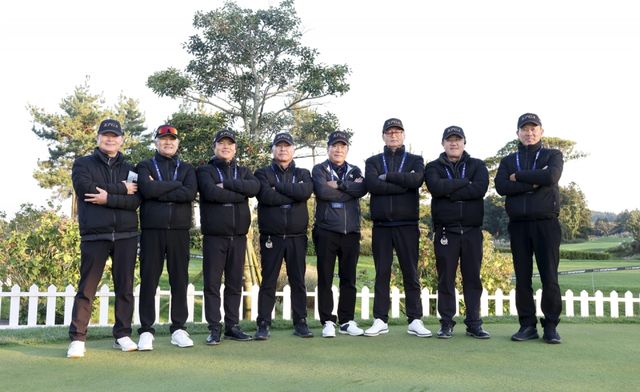 KPGA 경기위원들. 유진복, 이진원, 백승열, 최병복, 권청원, 천철호, 송동호, 김성열(왼쪽부터) 사진=KPGA 민수용 포토