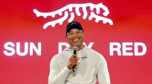 타이거 우즈의 입을 골프웨어 '선 데이 레드'. 사진=PGA투어