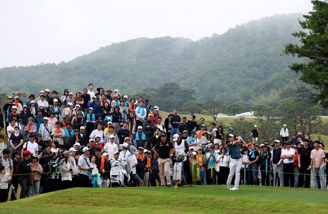 전가람과 갤러리.