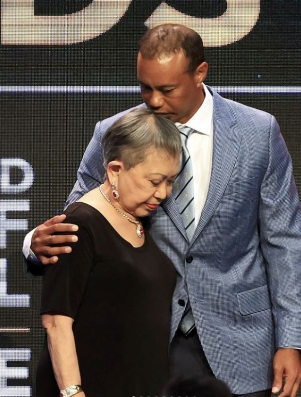 타이거 우즈와 모친 쿨티다. 사진=PGA투어