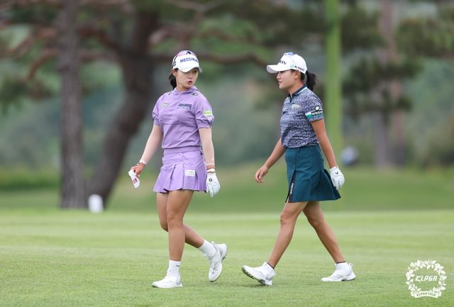박현경과 조혜림(사진=KLPGA)