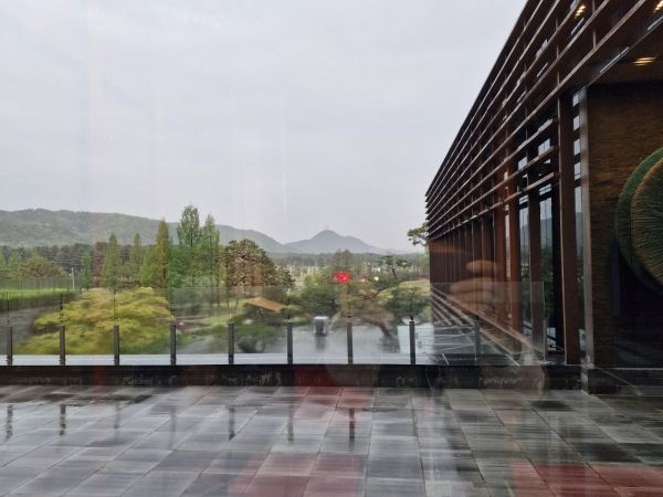 비가 내리고 있는 레이크우드CC.