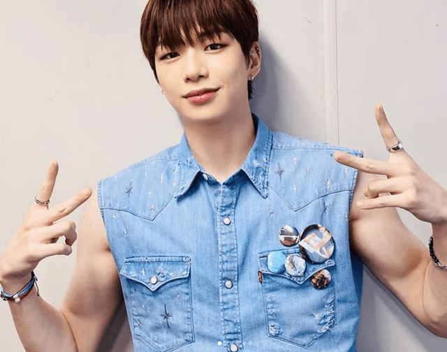 사진=강다니엘 sns