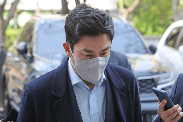 동아일보