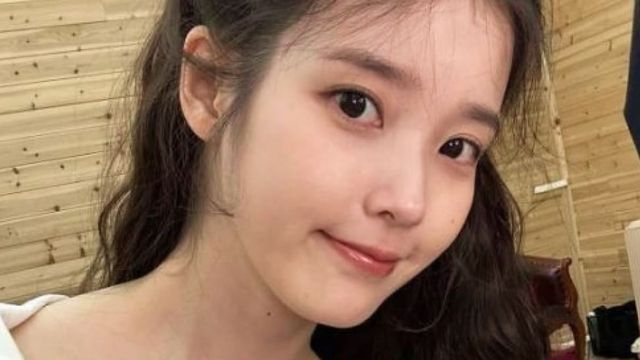 아이유 / 사진=온라인커뮤니티