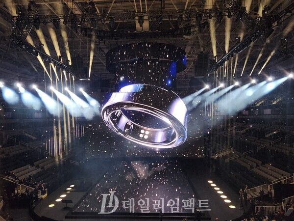 삼성전자가 갤럭시 언팩 행사에서 갤럭시 링의 티징 영상을 공개했다. /사진=변윤재 기자