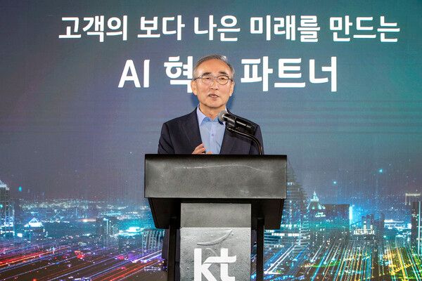 김영섭 KT 대표가&nbsp;10일 오전 '노보텔 앰배서더 서울 동대문'에서 열린 'AICT 사업전략 발표 기자간담회'에서 발언하고 있다. / 사진=KT