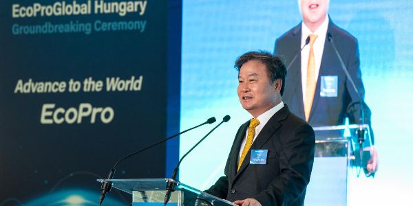 이동채 에코프로 회장이 2023년 4월 21일 헝가리 데브레첸에서 열린 '에코프로글로벌 헝가리 사업장' 착공식에 참석해 발언하고 있다. /사진=에코프로