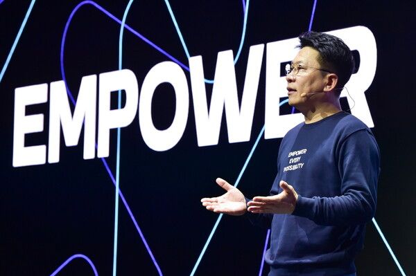 지난 7일 서울 마곡 LG사이언스파크에서 개최된 LG에너지솔루션 첫 비전 공유회에서 CEO 김동명 사장이 비전 및 중장기 전략을 발표하고 있다. /사진=LG에너지솔루션